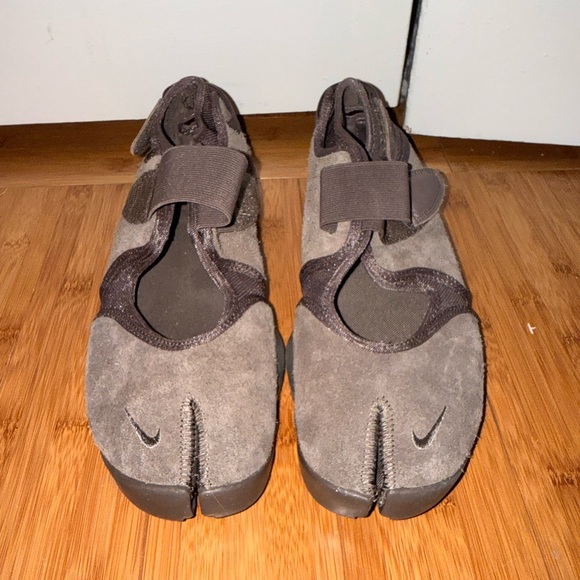 Nike Air Rift sneakers in Brown - Picture 5 of 9
